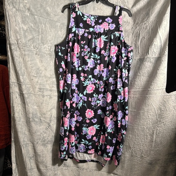 Nightgown plus size 2X Aria Collection Floral Patterned excellent condition - Picture 4 of 5